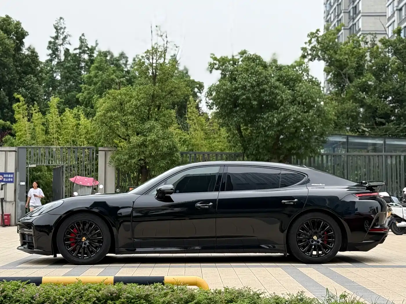 Porsche Panamera 2016 Panamera Executive Edition 3.0T фото 3