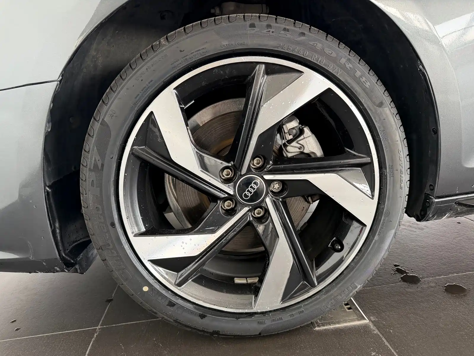 Фото 16 - Audi A4L