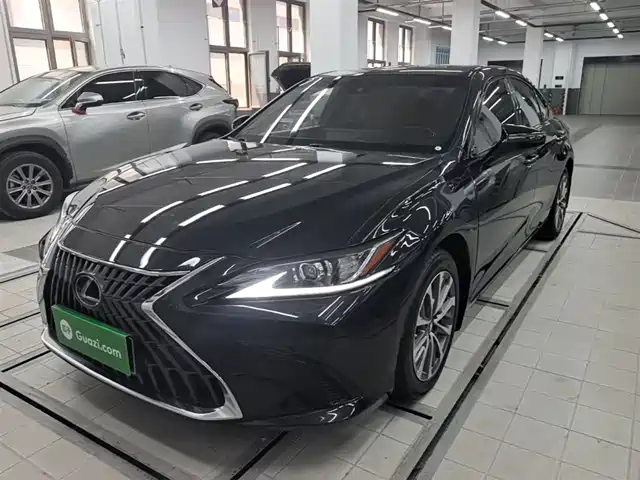 Lexus ES 2022 200 Excellence Edition