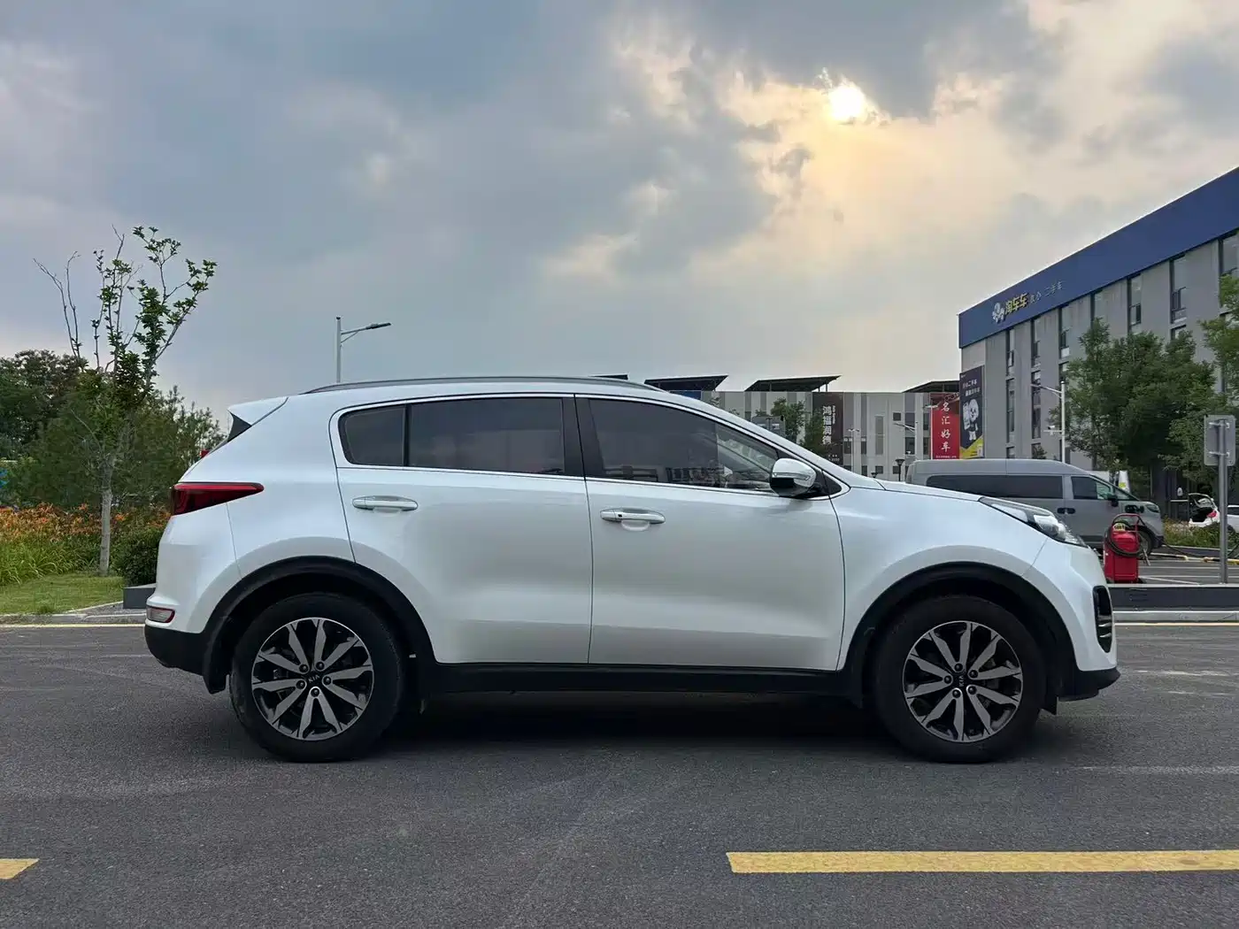 Kia KX5 2018 2017 1.6T Automatic 2WD 15th Anniversary Special DLX