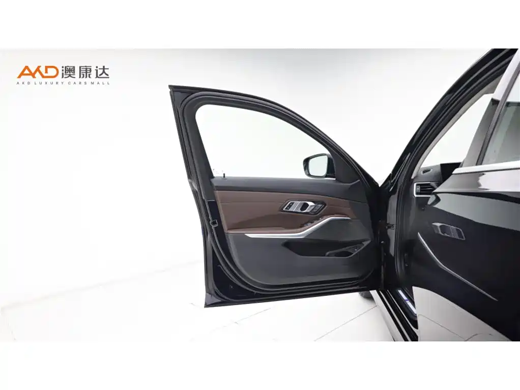 BMW 3 Series 2023 325Li M Sport Package фото 10