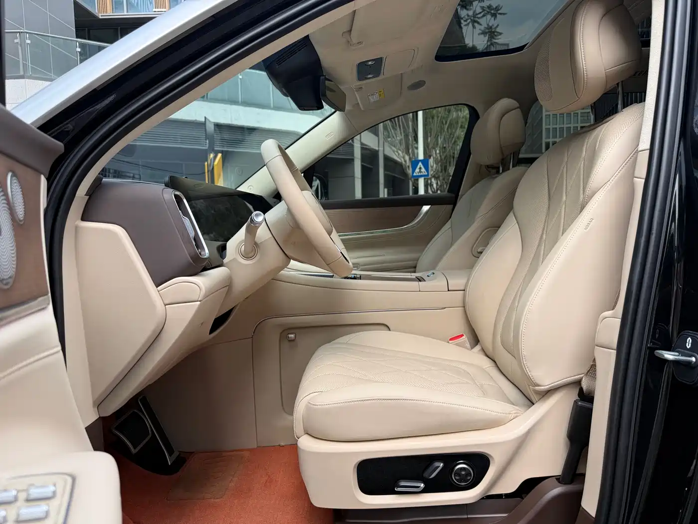 AITO Wenjie AITO M9 2024 Extended Range Ultra 42kWh 6-Seater фото 9