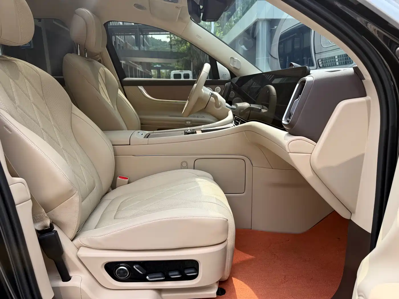 AITO Wenjie AITO M9 2024 Extended Range Ultra 42kWh 6-Seater фото 18