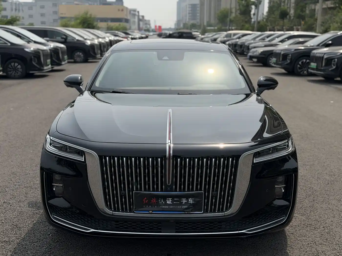 Hongqi H9 2022 2.0T Smart Connect Flag Smooth Edition фото 4