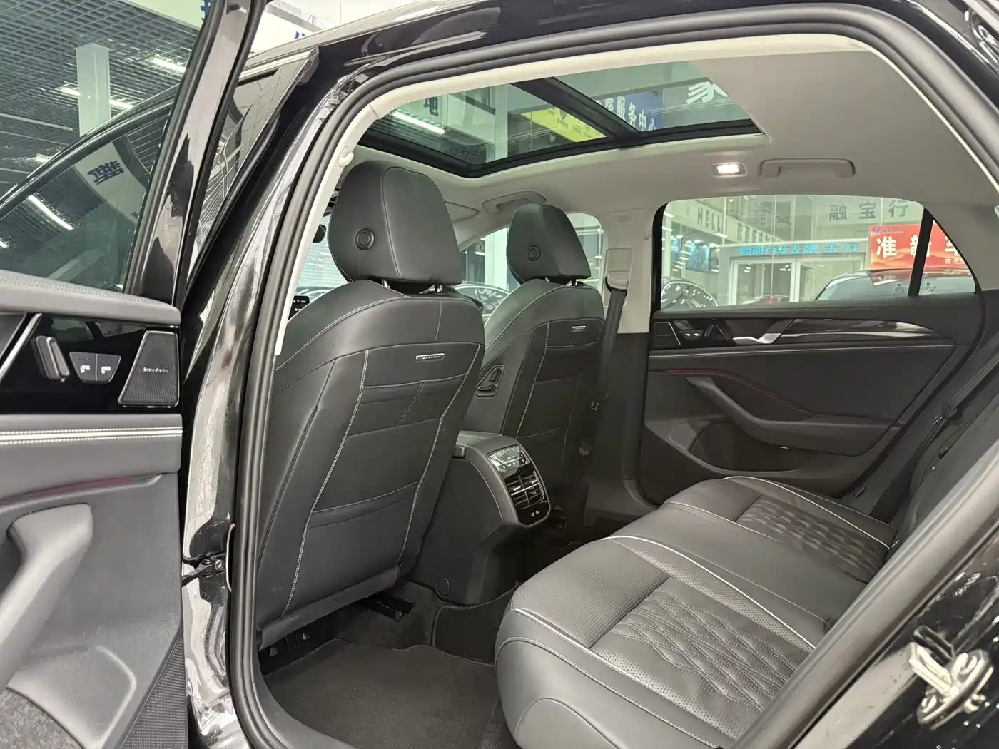 Volkswagen Magotan 2024 380TSI DSG Ultimate Edition фото 8