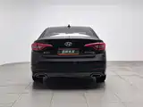 Photo 4 - Hyundai Sonata