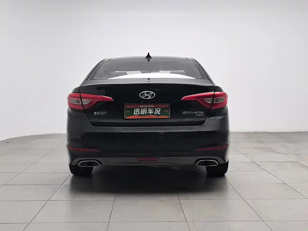 Photo 4 - Hyundai Sonata