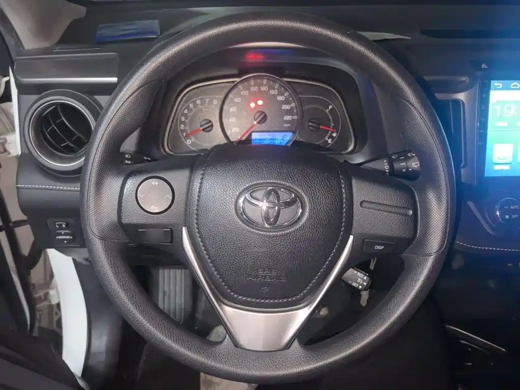 Photo 3 - Toyota RAV4 Rongfang