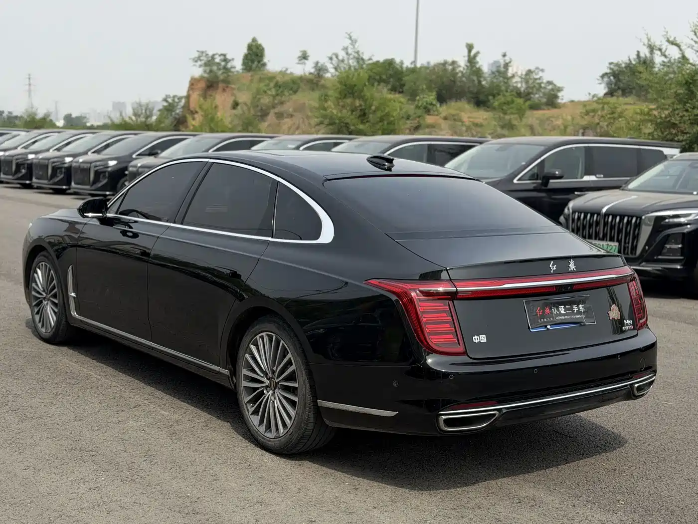 Hongqi H9 2022 2.0T Smart Connect Flag Smooth Edition фото 7