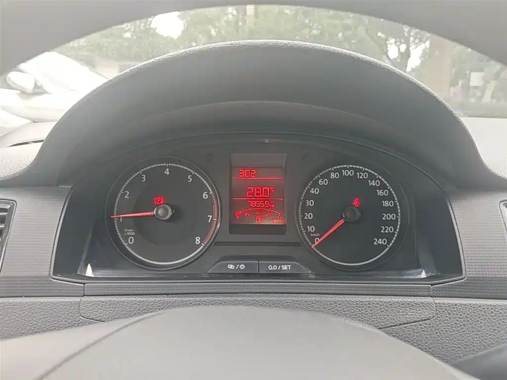 Volkswagen Santana 2016 1.4L Manual Trend Edition фото 12