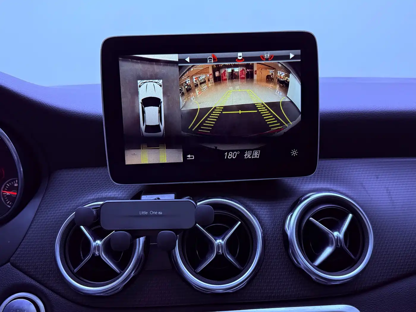 Mercedes-Benz GLA 2018 GLA 200 Dynamic фото 12