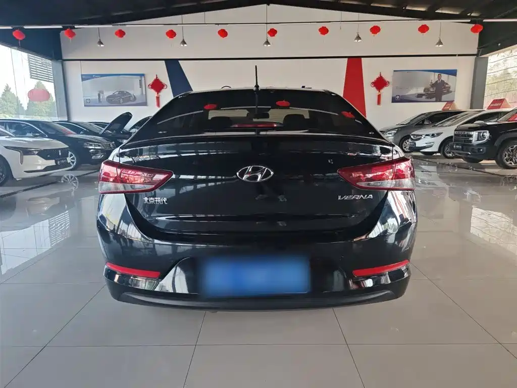Hyundai Verna 2016 1.4L Manual Cool Edition GLS фото 6