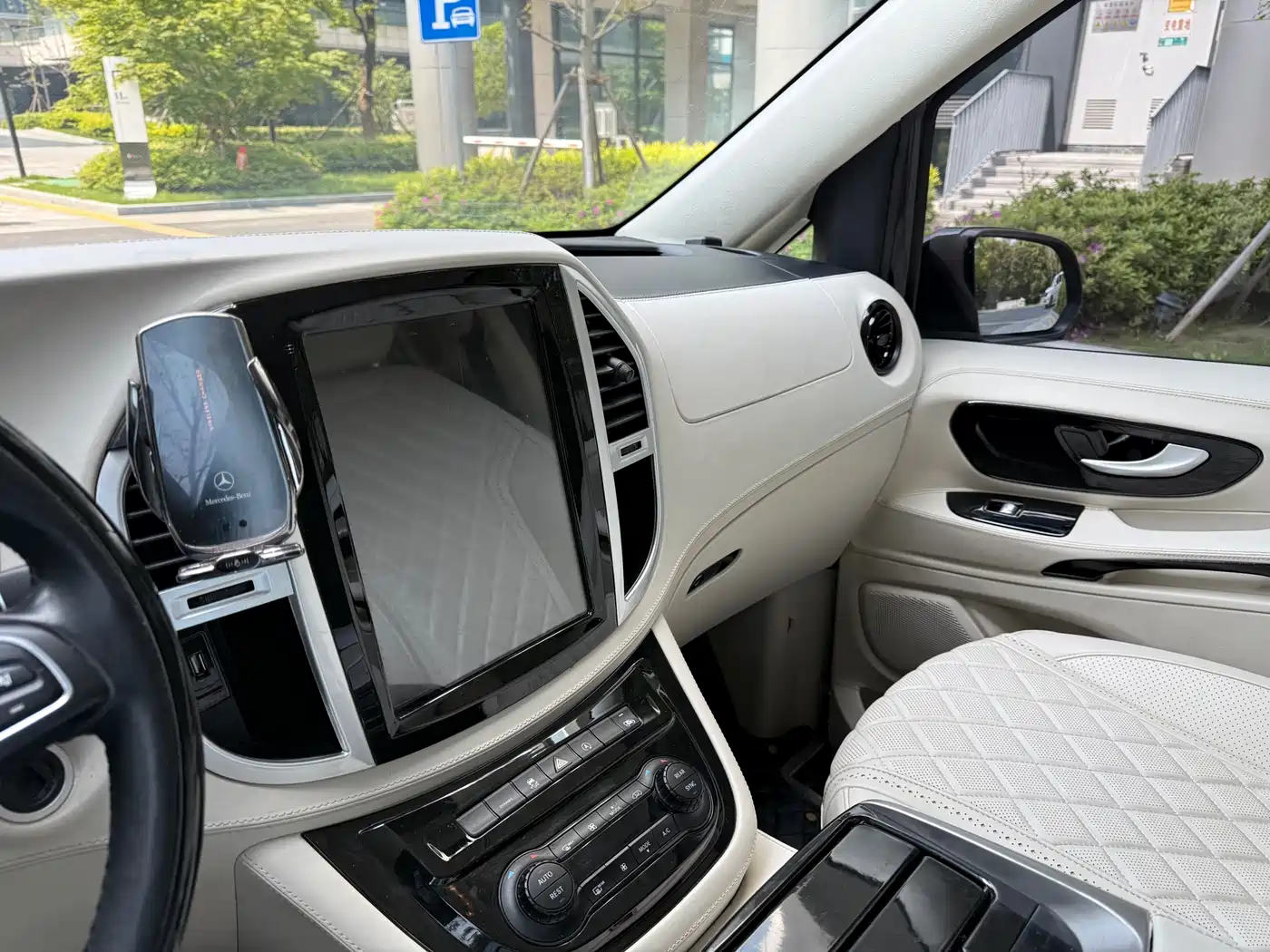 Mercedes-Benz Vito 2021 2.0T Elite 7-Seater фото 27