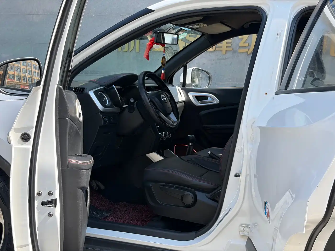 Zhonghua V3 2017 2016 1.5T Manual Elite