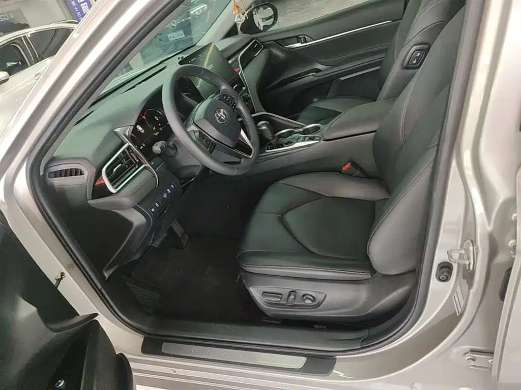 Toyota Camry 2021 2.5G Luxury Edition фото 15