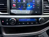 Фото 14 - Toyota Highlander