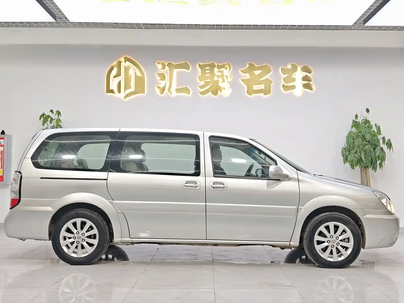 Buick GL8 2014 2.4L Executive Edition фото 5