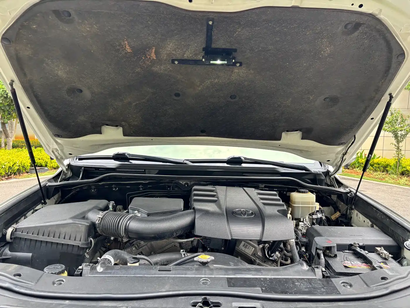 Toyota Land Cruiser (Import) 2015 4.0L V6 Middle East Limited Edition фото 26