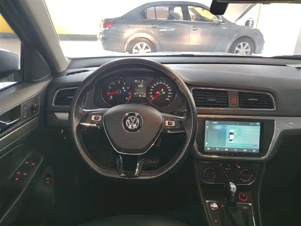 Volkswagen Lavida 2017 1.6L Automatic Comfort Edition фото 7