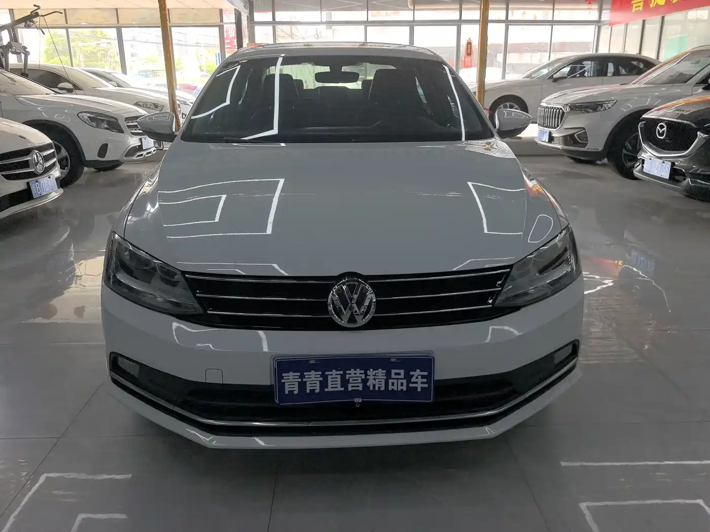 Photo 2 - Volkswagen Sagitar