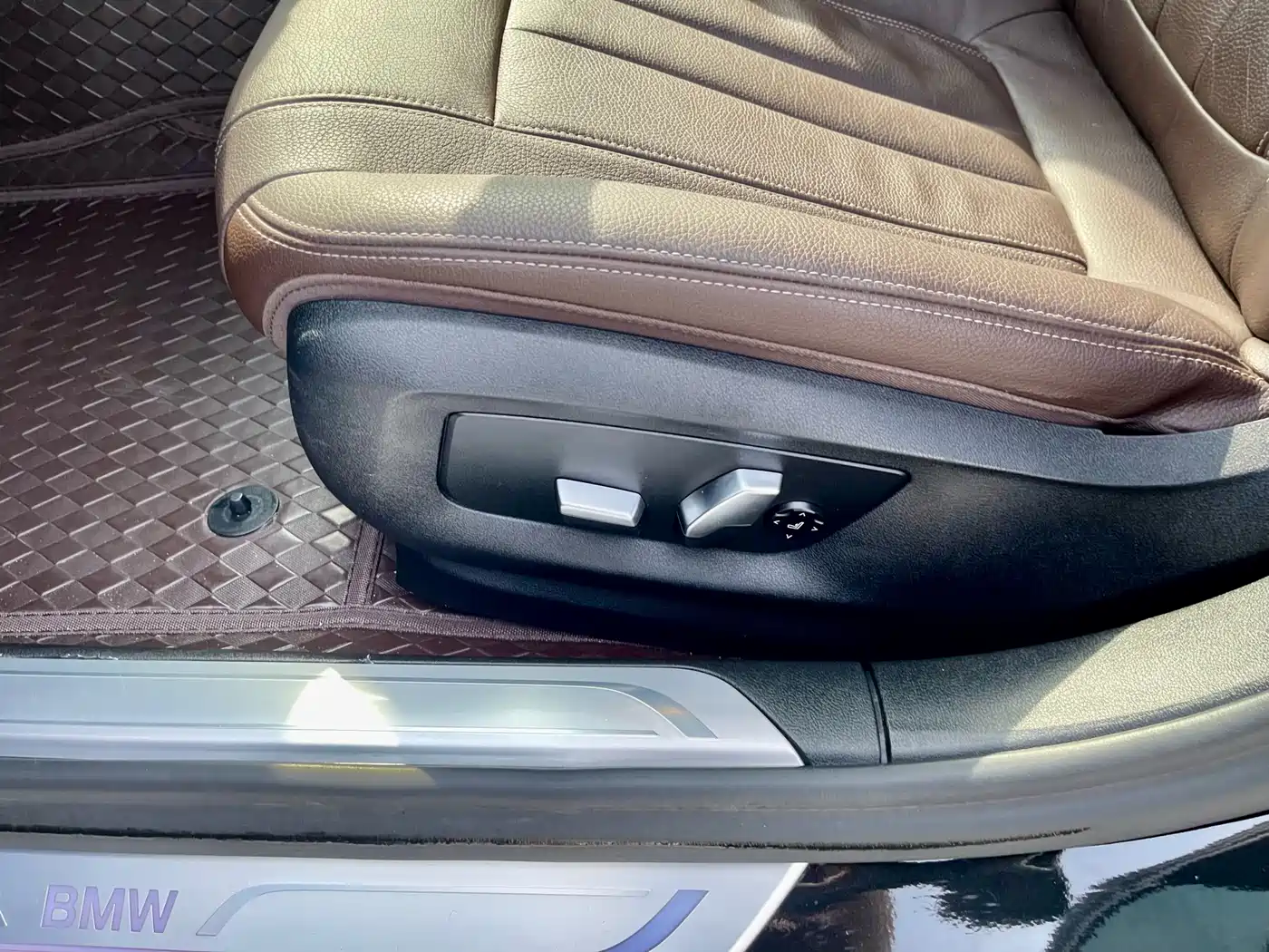 BMW 7 Series 2017 730Li Leading Edition фото 7