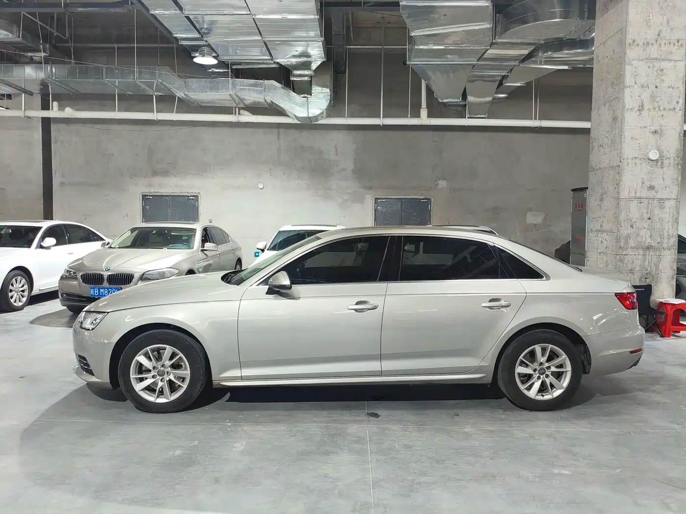 Audi A4L 2017 40 TFSI Progressive фото 4