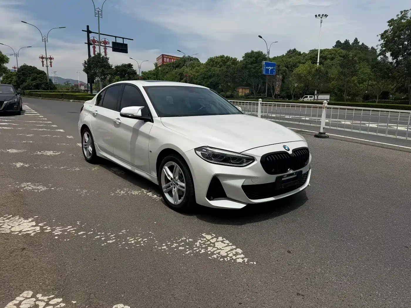 BMW 1 Series 2021 120i M Sport Shadow Edition фото 3
