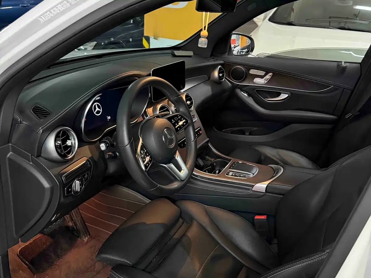 Mercedes-Benz GLC 2020 Facelift GLC 300 L 4MATIC Dynamic фото 4