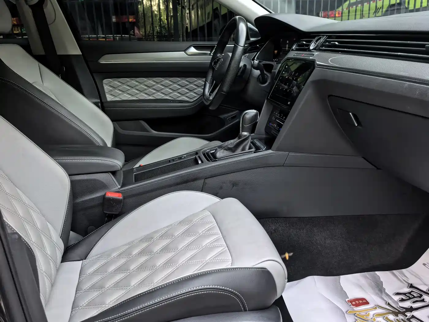 Volkswagen Magotan 2023 Model 2 Million Commemorative Edition 330TSI DSG Luxury фото 9