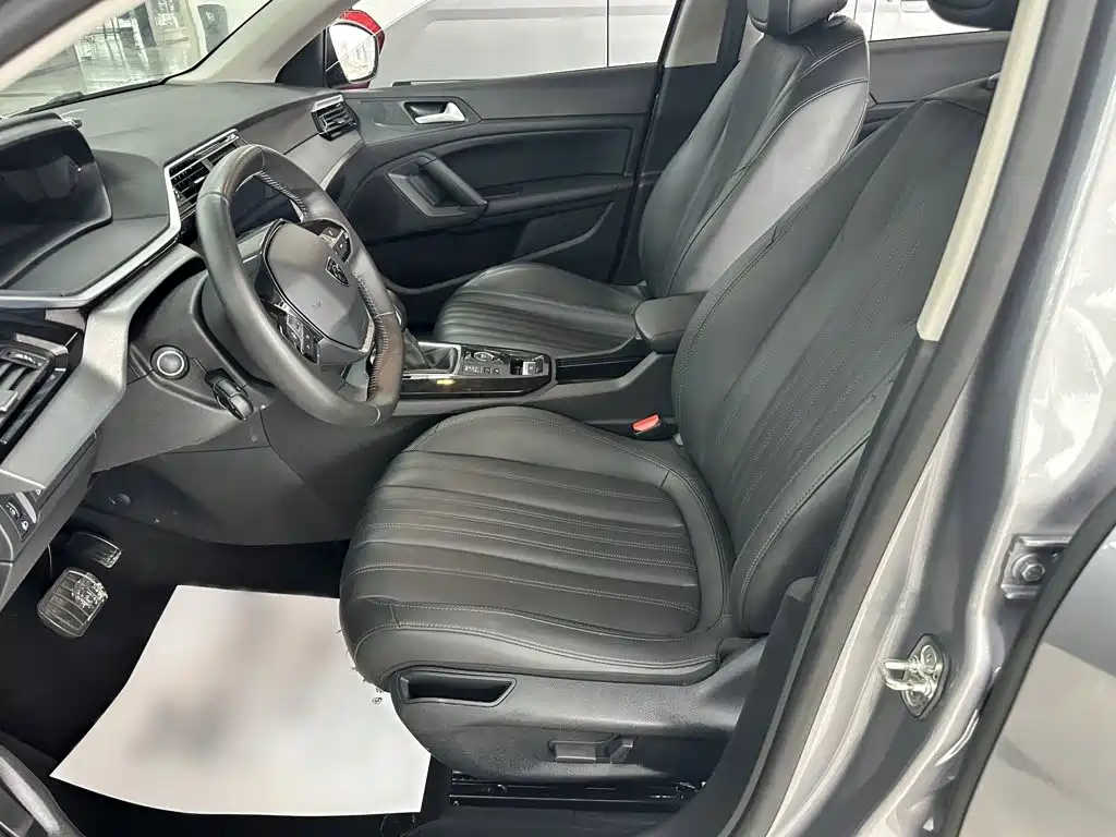صورة 8 - Peugeot 408