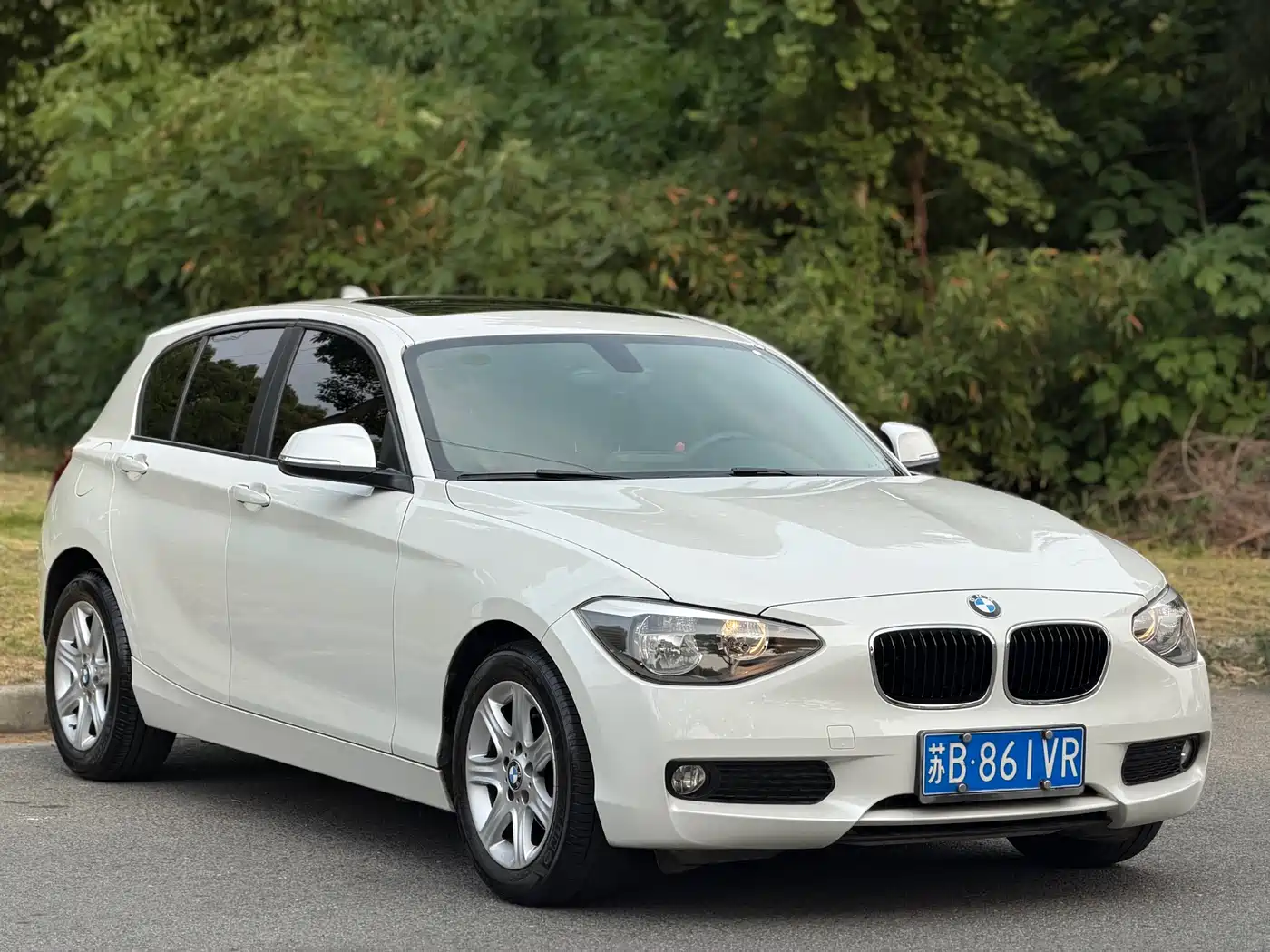 BMW 1 Series (Import) 2015 118i Leading фото 3