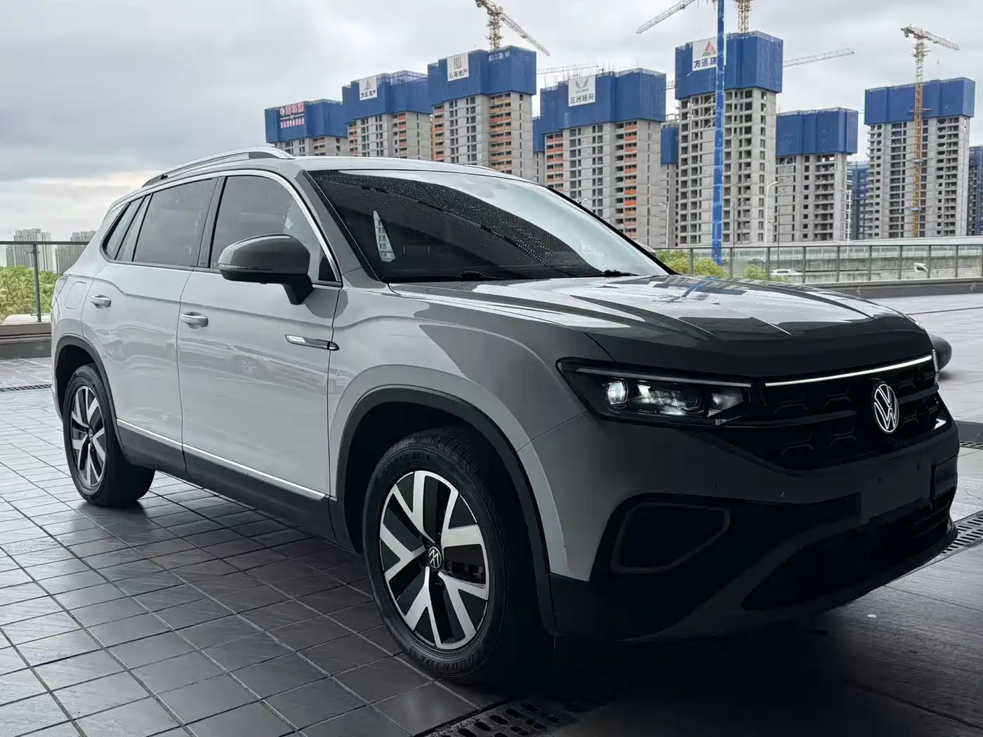 Volkswagen Tayron 2023 330TSI 2WD Luxury Plus Advanced Edition фото 2