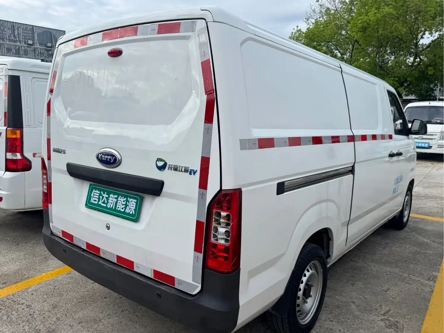 Фото 3 - Karry Dolphin EV