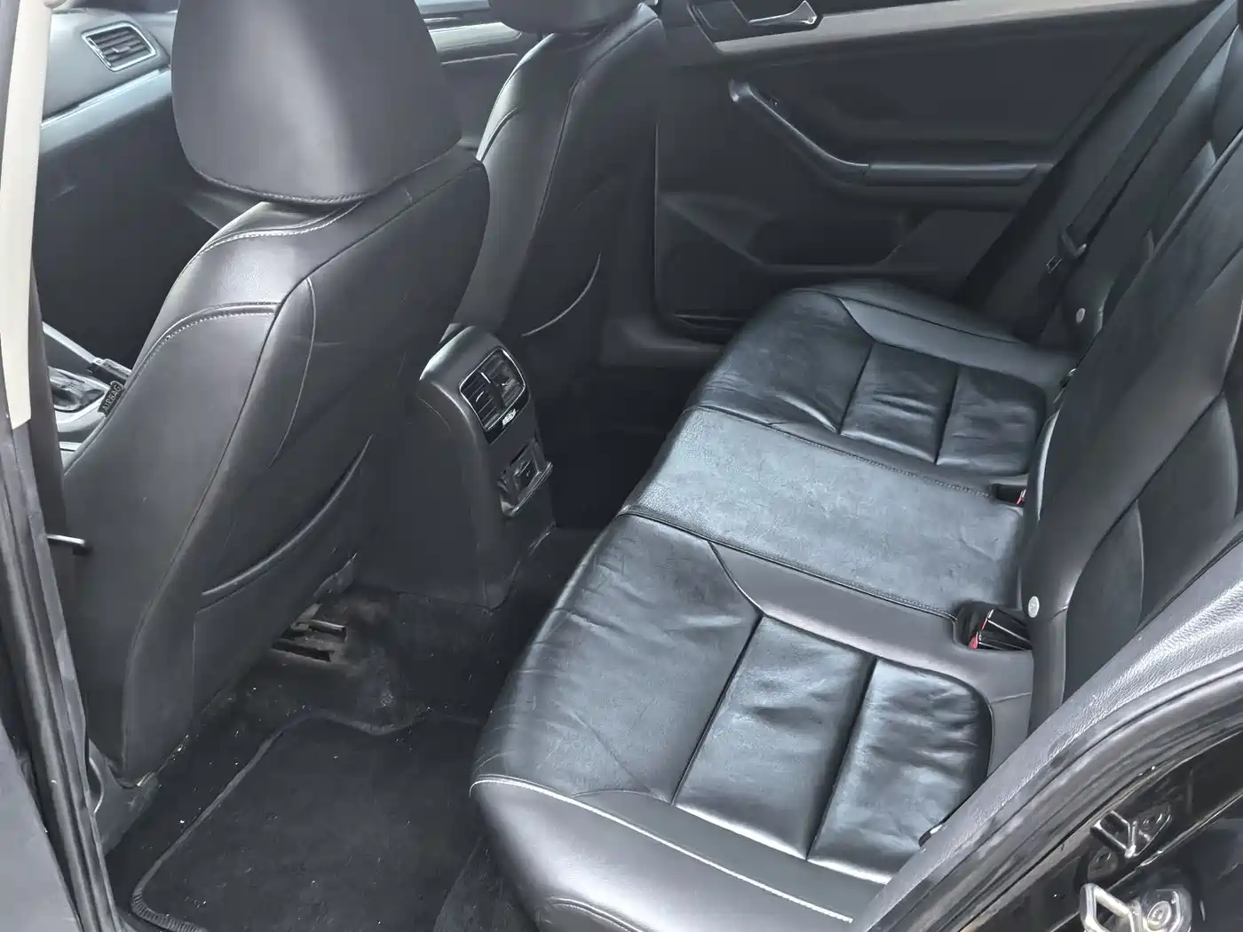 Volkswagen Sagitar 2017 1.6L Automatic Comfort фото 8