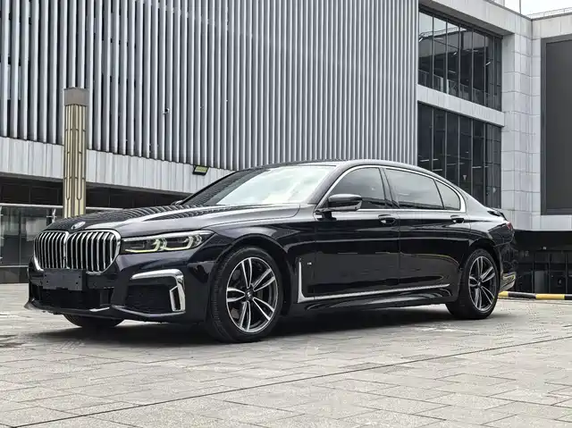 BMW 7 SERIES