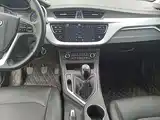 Фото 13 - Geely Vision