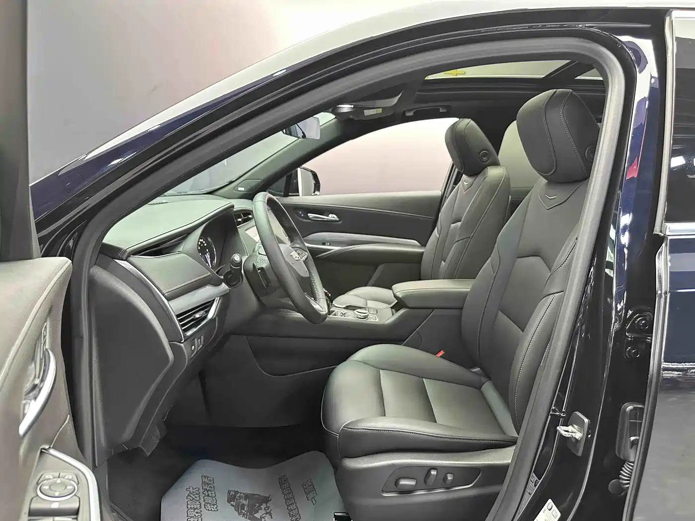 Cadillac XT4 2021 28T FWD Premium Edition фото 14