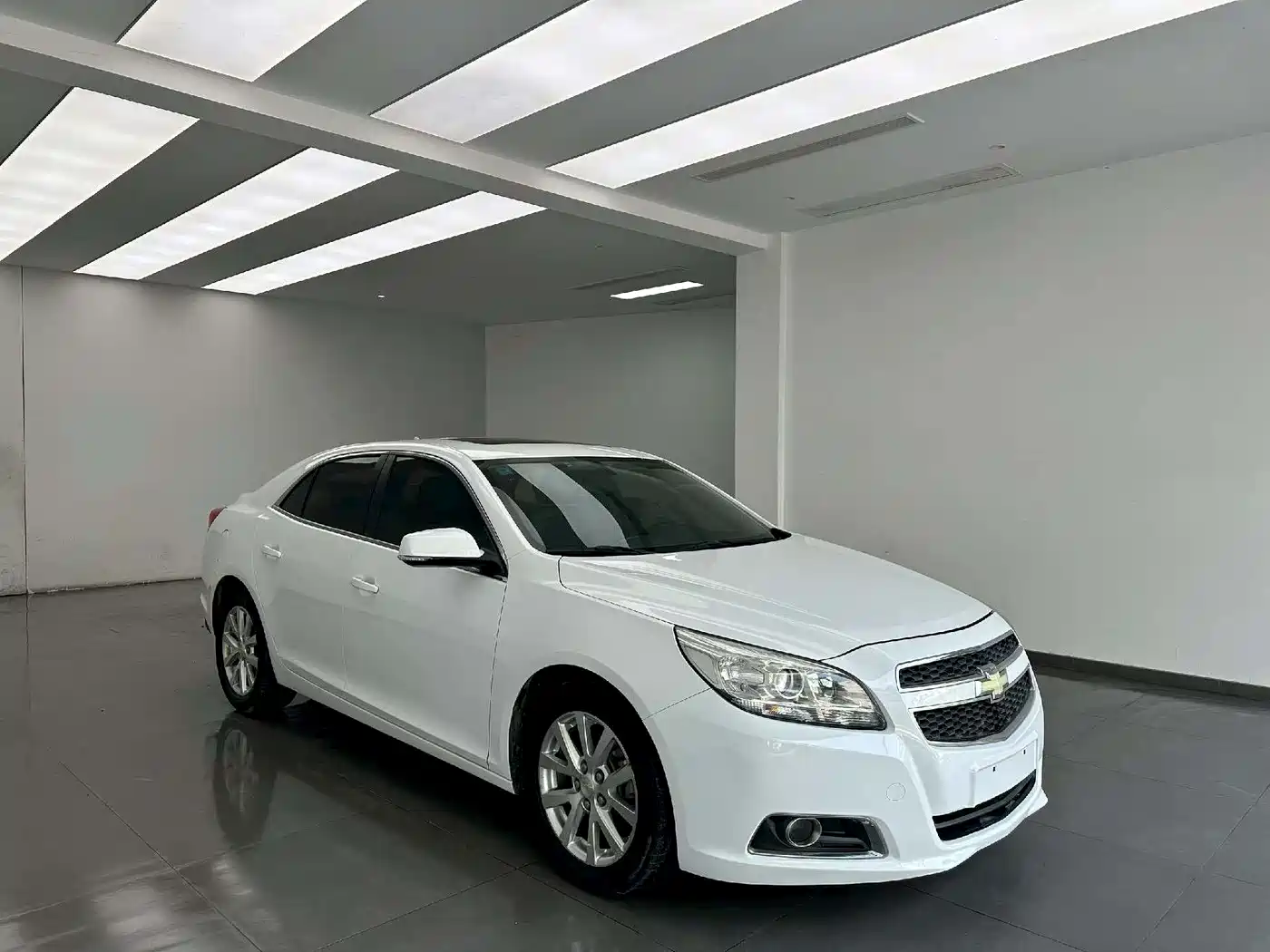 Chevrolet Malibu 2013 2.0L Automatic Luxury Edition фото 3