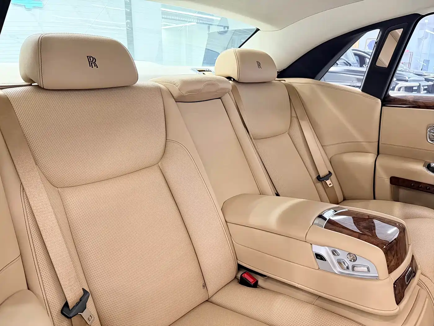 Photo 11 - Rolls-Royce Ghost