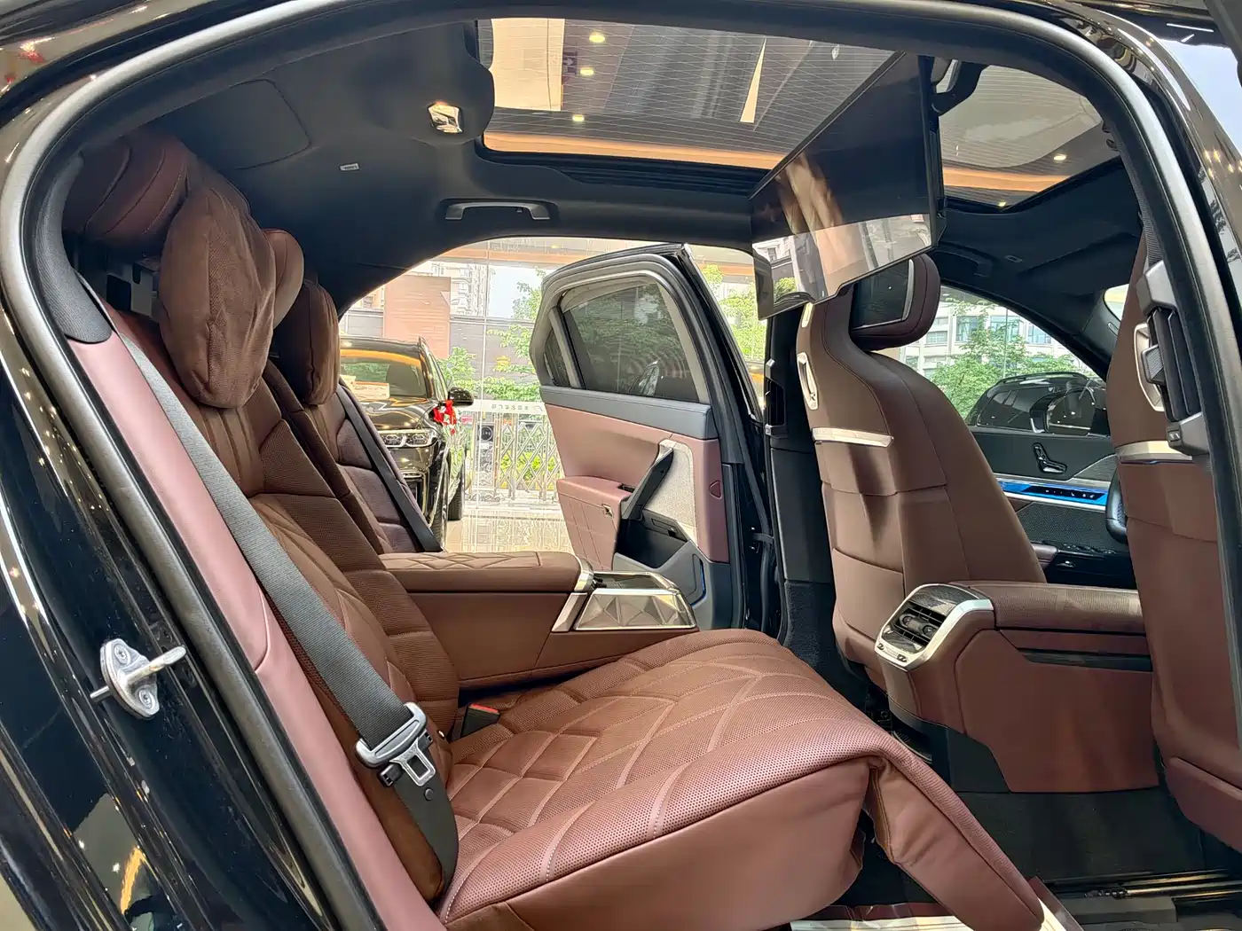 BMW 7-SERIES
