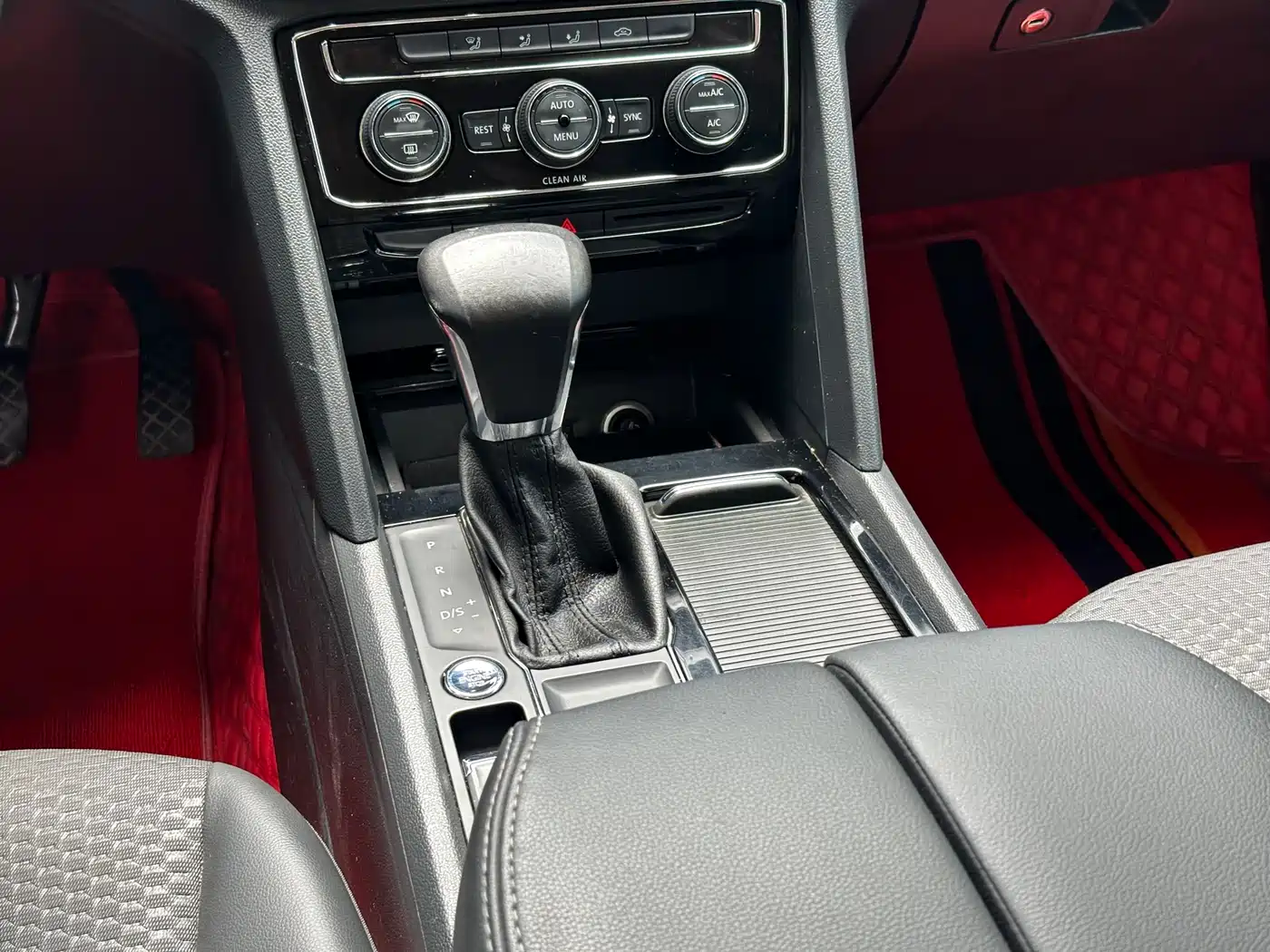 Volkswagen Teramont 2017 330TSI 2WD Comfort Edition фото 15