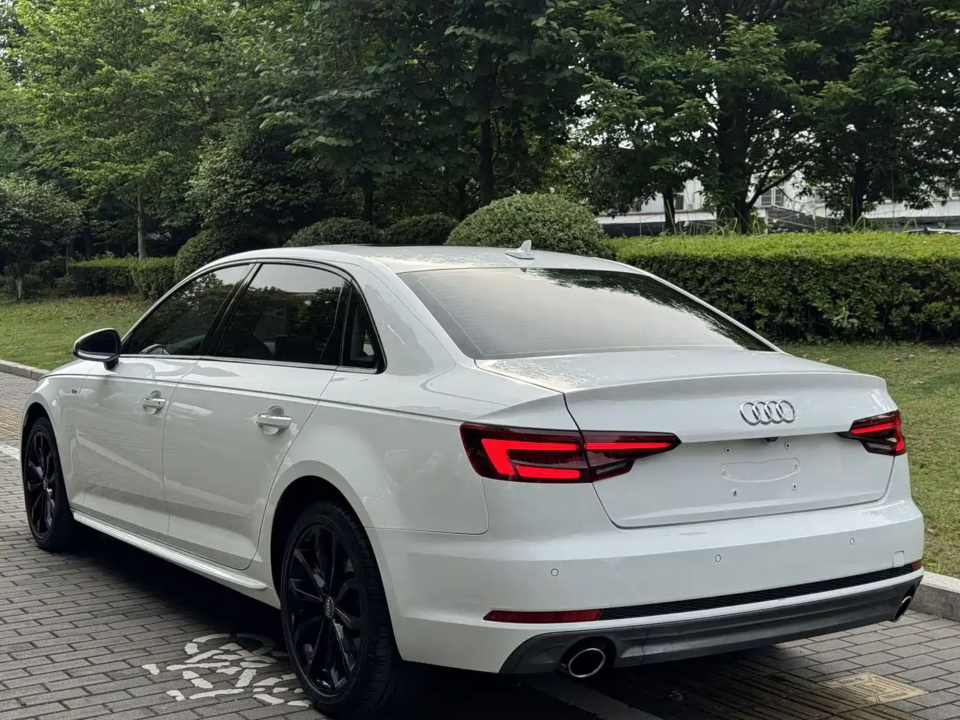 Audi A4L 2018 30th Anniversary 40 TFSI Fashion фото 8