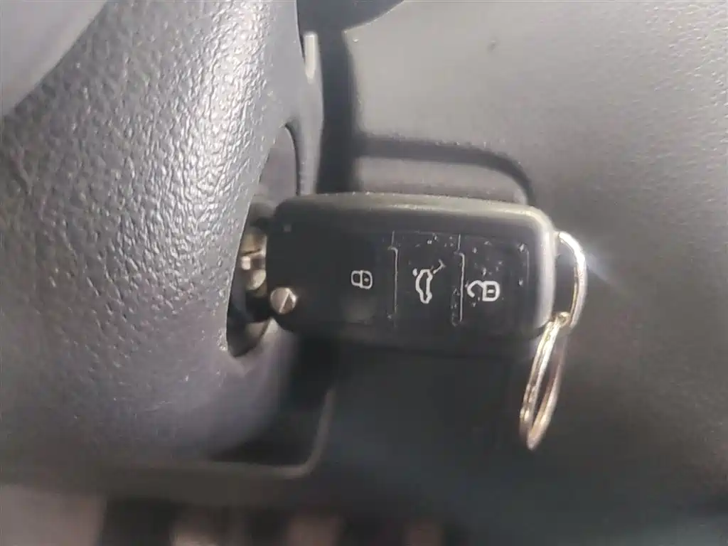 Volkswagen Polo 2014 1.6L Manual Comfort Edition фото 9