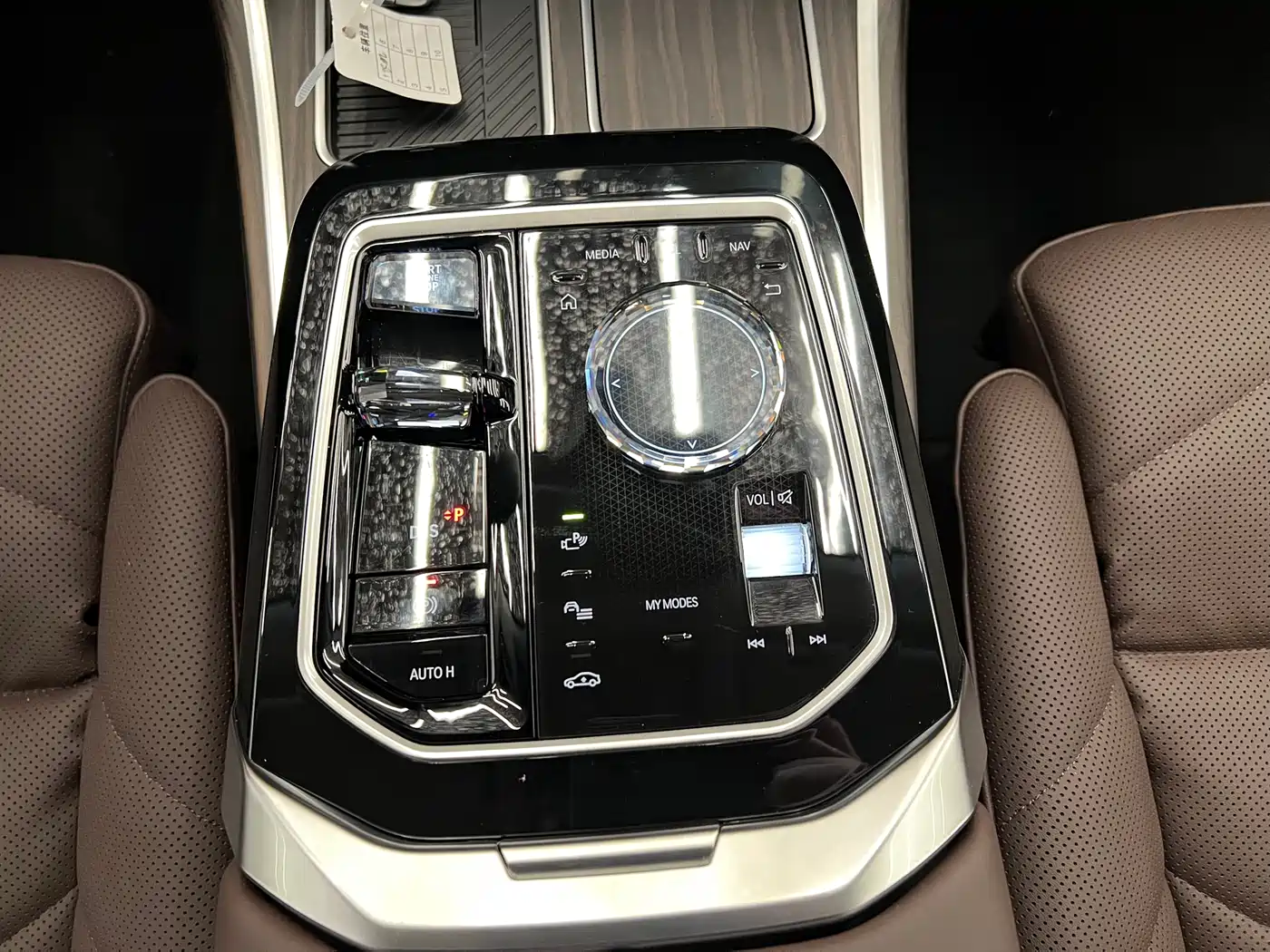 BMW 7 Series 2023 Model 740Li Leading M Sport Package фото 13