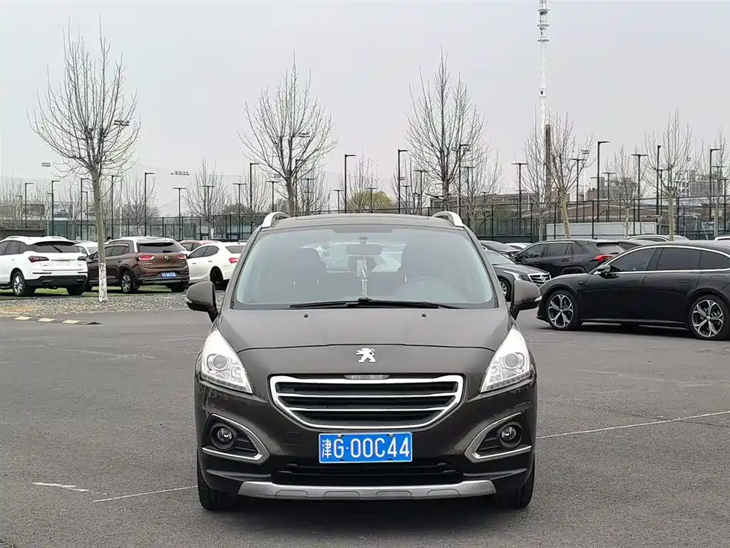 Peugeot 3008 2015 2.0L Automatic Classic Edition фото 2