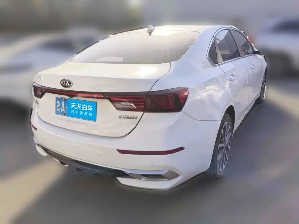 Photo 2 - Kia K3