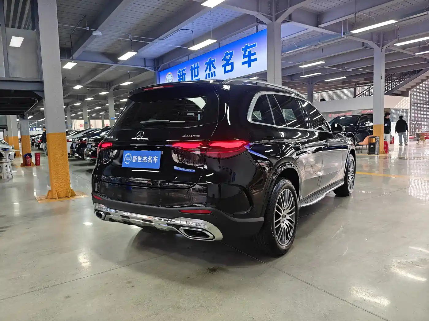 MERCEDES-BENZ GLC