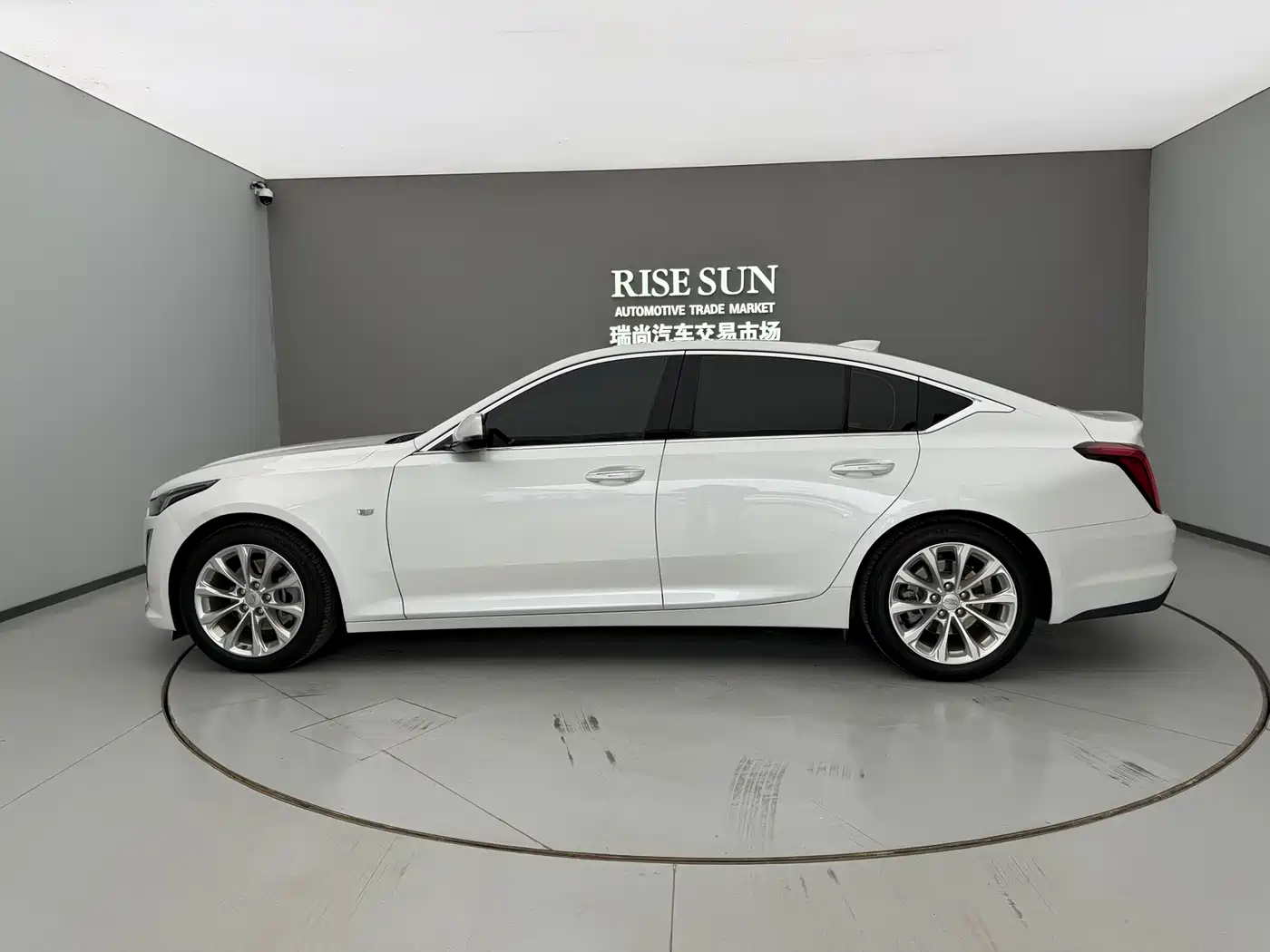Cadillac CT5 2023 28T Luxury Style (Standard Edition) фото 4