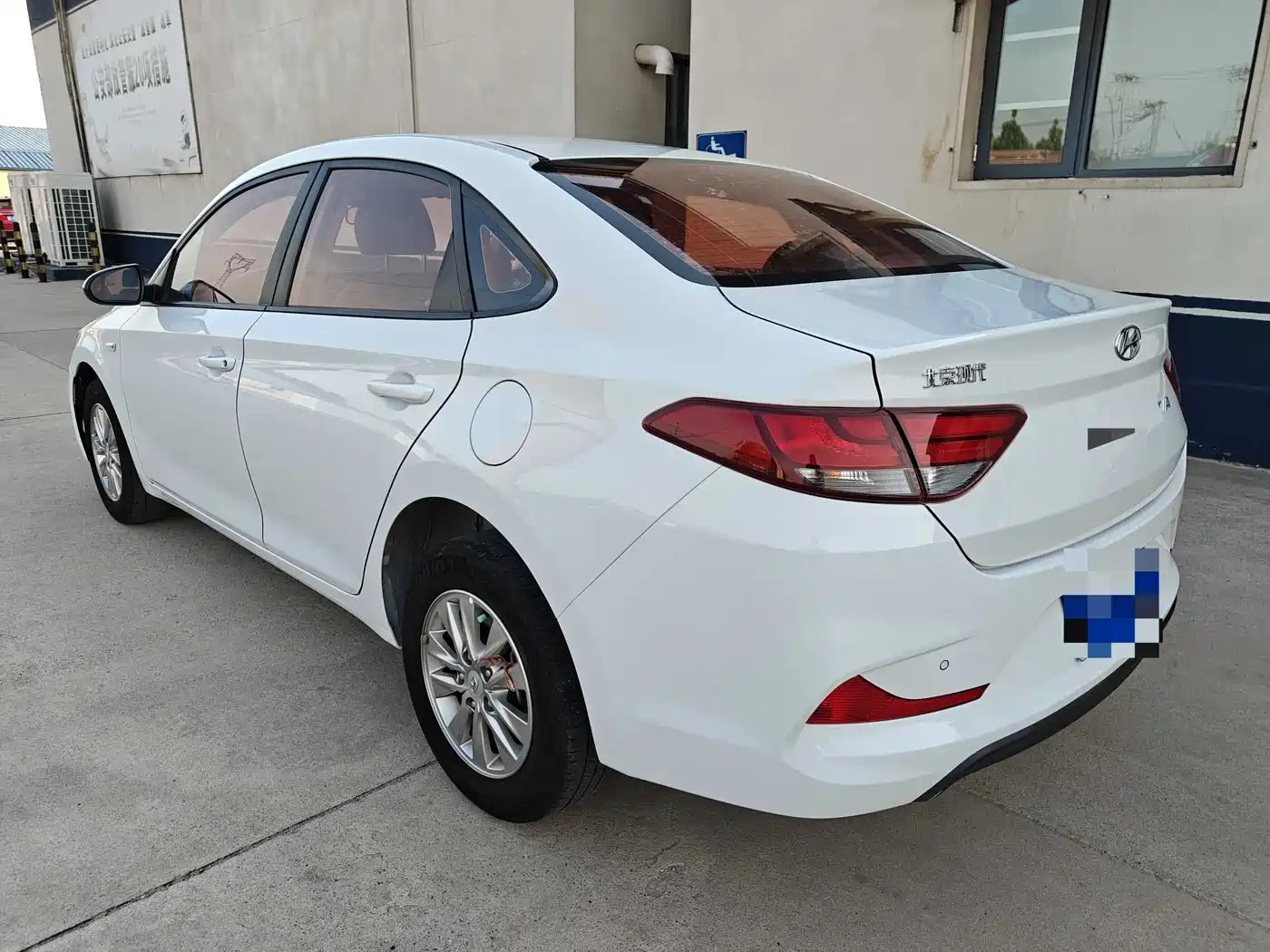 Hyundai Elantra 2020 1.6L Auto GL Pleasing Edition фото 4