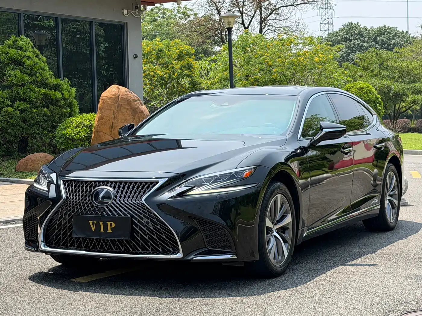 Lexus LS 2020 500h Excellence (China V) фото 2